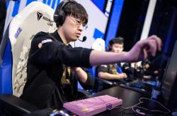 穆古鲁扎关键节点爆冷，RNG带队取胜！的简单介绍