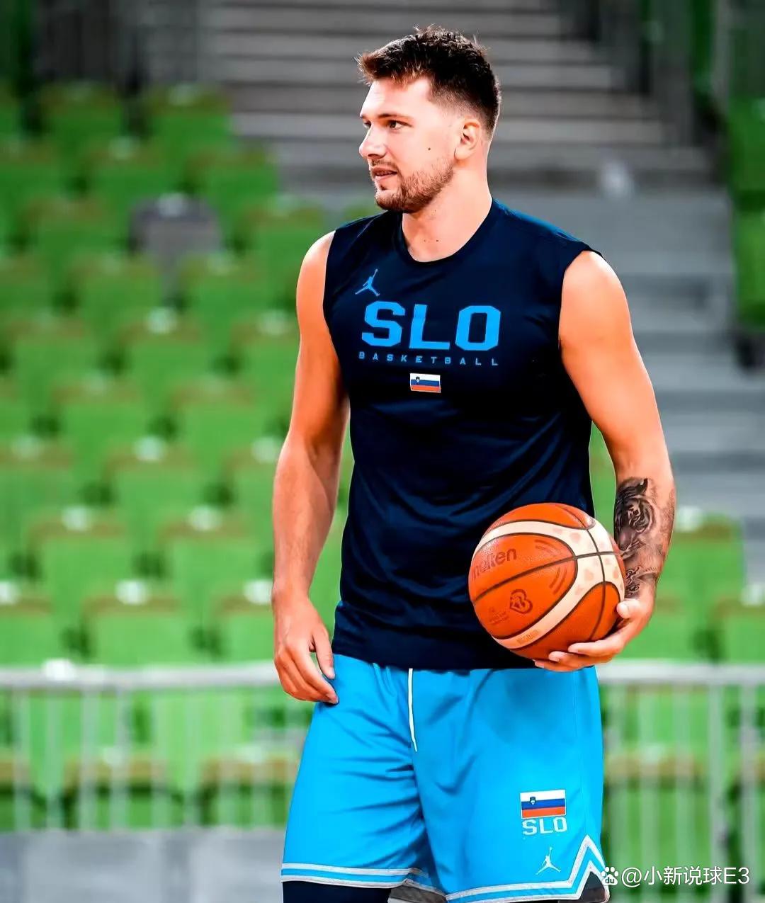 东契奇回归赛场，爆冷首场状态亮眼，加拿大队观众沸腾！的简单介绍