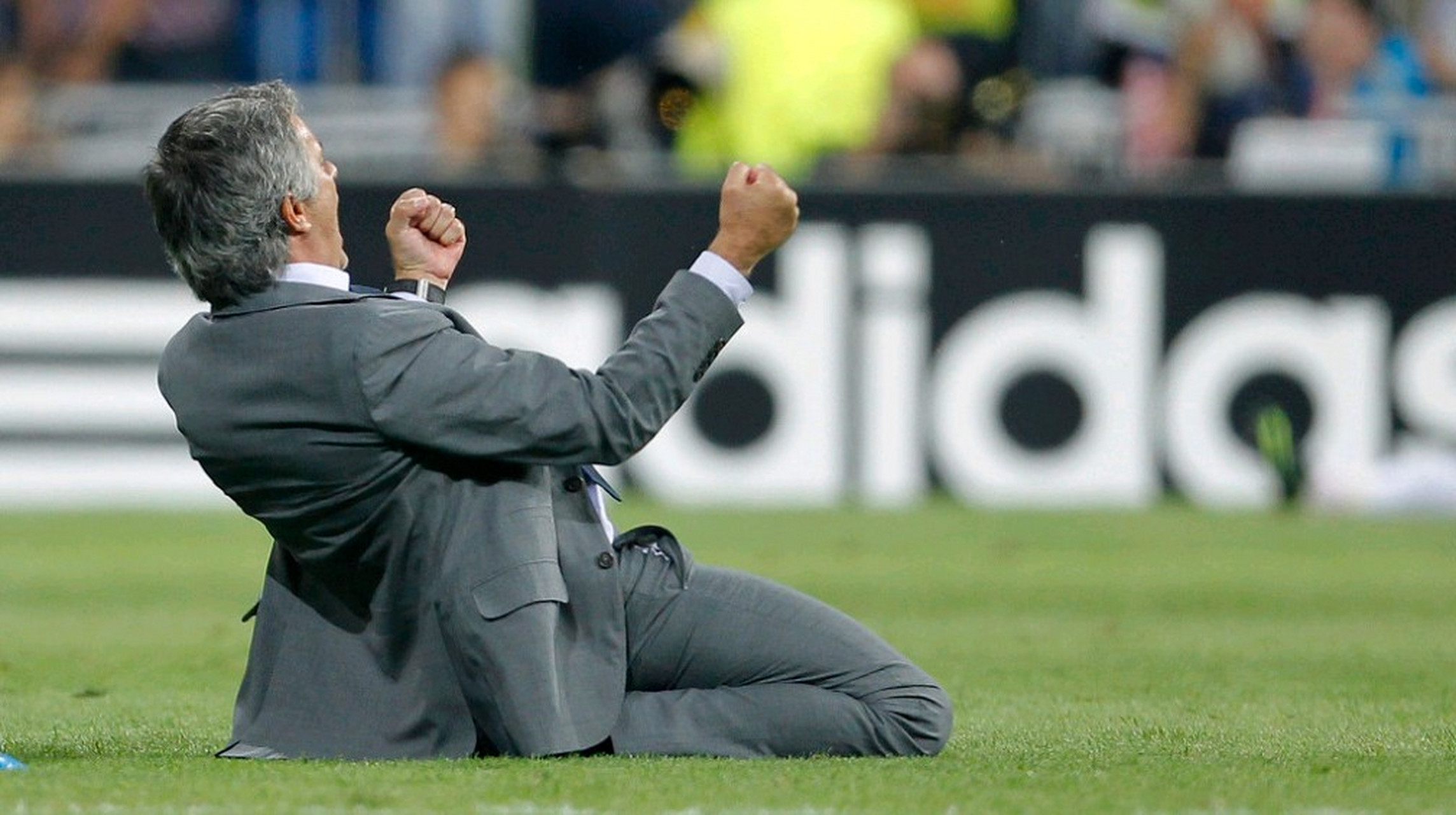 包含穆古鲁扎迎来三赛季高光表现,德国队球迷沸腾!的词条 包含穆古鲁扎迎来三赛季高光表现,德国队球迷沸腾!的词条